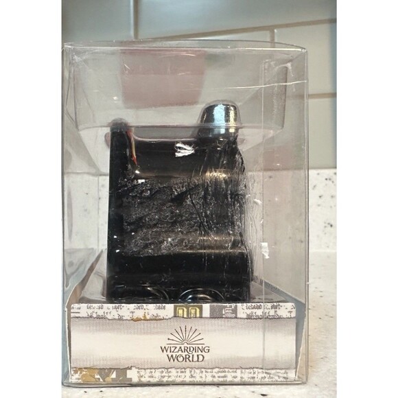 Harry Potter Hogwarts Express Ceramic Salt and Pepper Shaker Set New - Picture 4 of 6